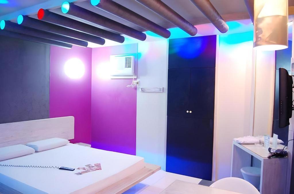 Hotel Sogo Tarlac Екстериор снимка