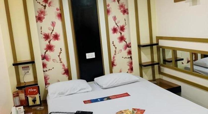 Hotel Sogo Tarlac Екстериор снимка