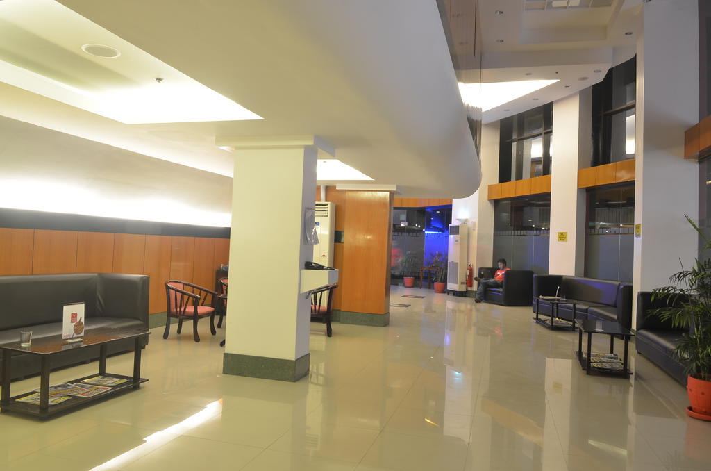 Hotel Sogo Tarlac Екстериор снимка