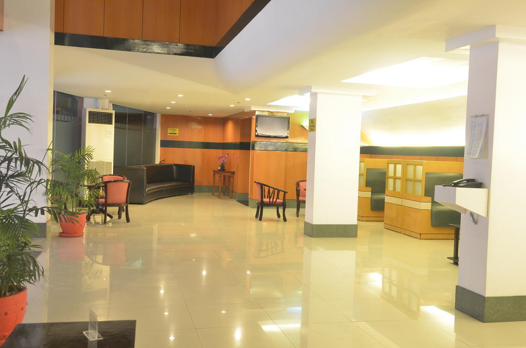 Hotel Sogo Tarlac Екстериор снимка